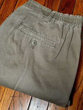 Cabela's Casuals Mens 38x32 Aged Khakis Tan Relaxed Flat Front Chino Pants B1